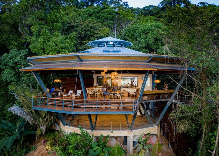 featured image for La Loma Jungle Lodge & Chocolate Farm