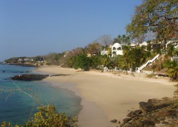 Mar y Oro Day Pass at Playa Cacique, Contadora Island  by  Ferry boat